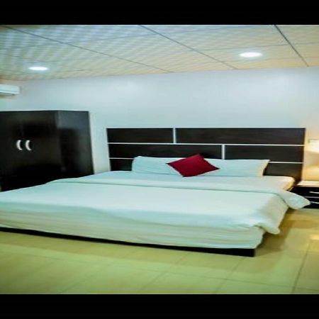 Power Mike Guest House Abuja Bagian luar foto