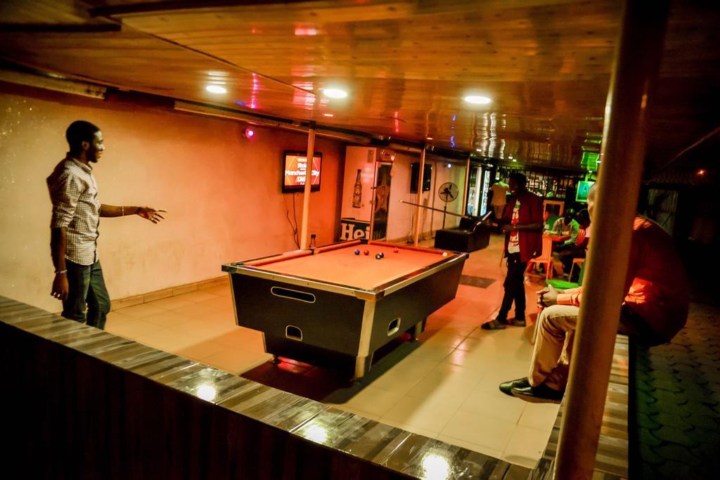 Power Mike Guest House Abuja Bagian luar foto