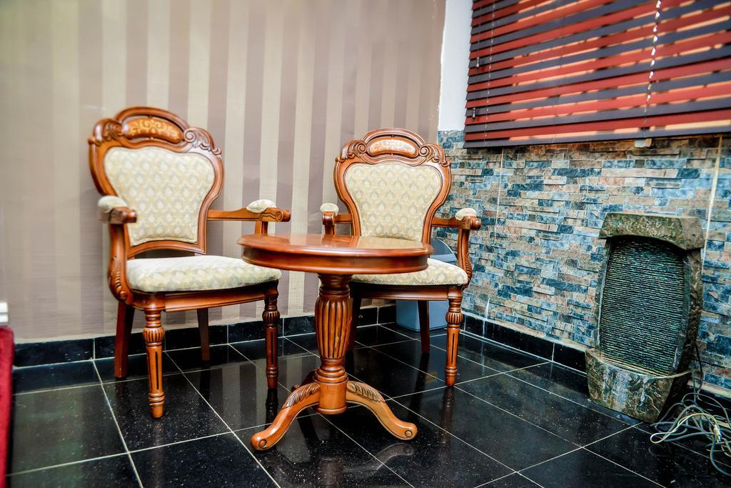 Power Mike Guest House Abuja Bagian luar foto