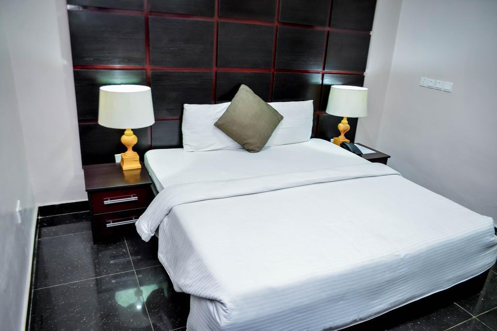 Power Mike Guest House Abuja Bagian luar foto